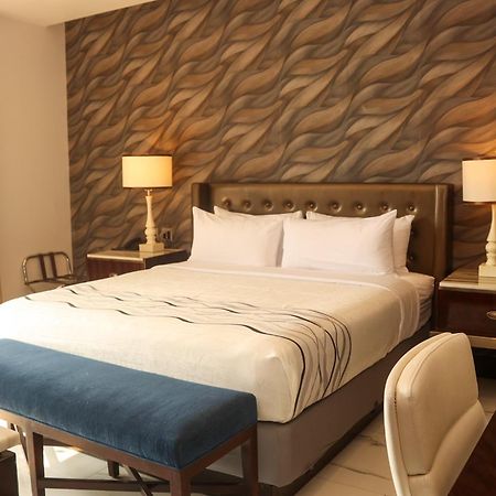 Hotel Grand One Plaza Tijuana Esterno foto