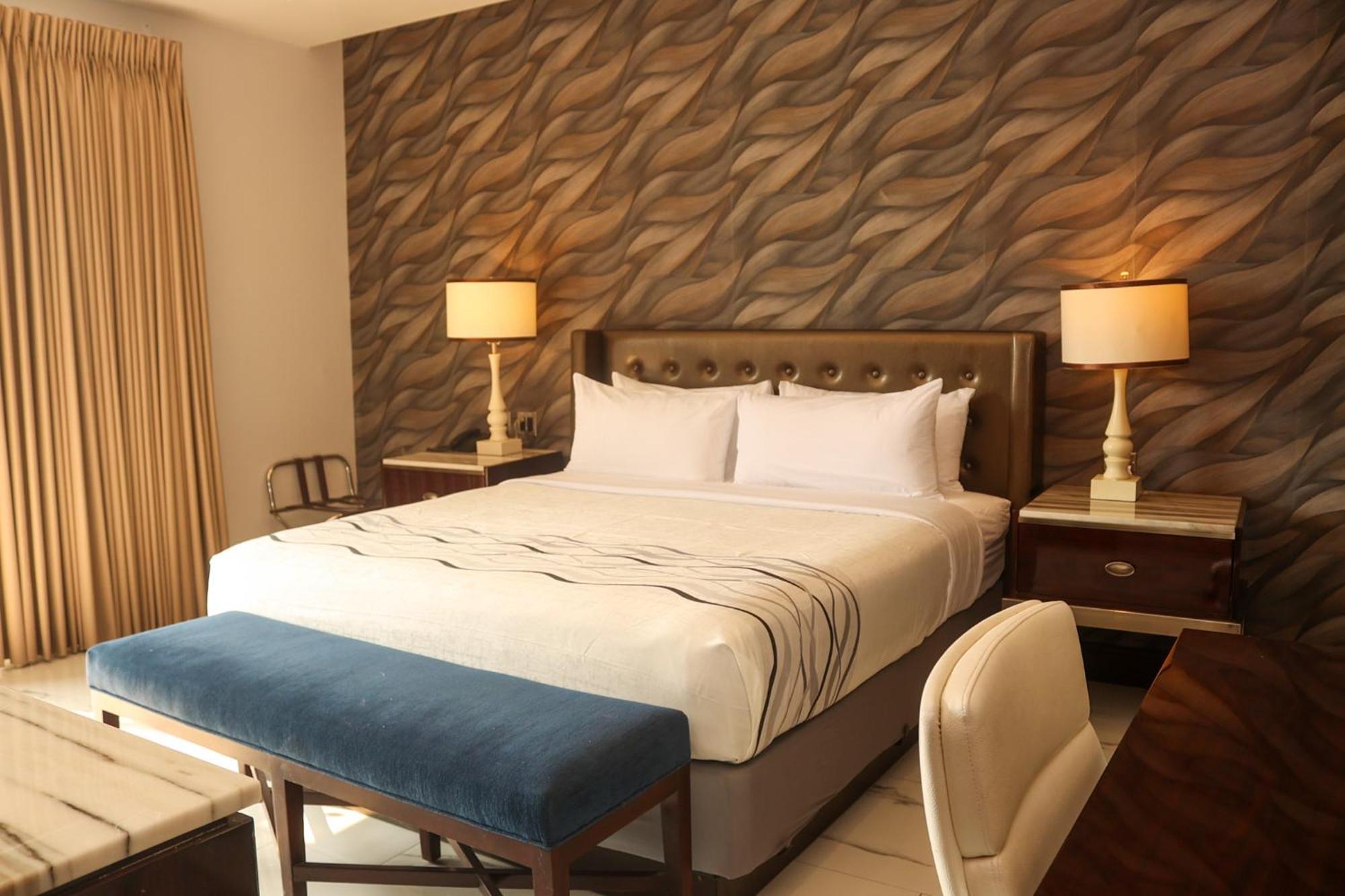 Hotel Grand One Plaza Tijuana Esterno foto
