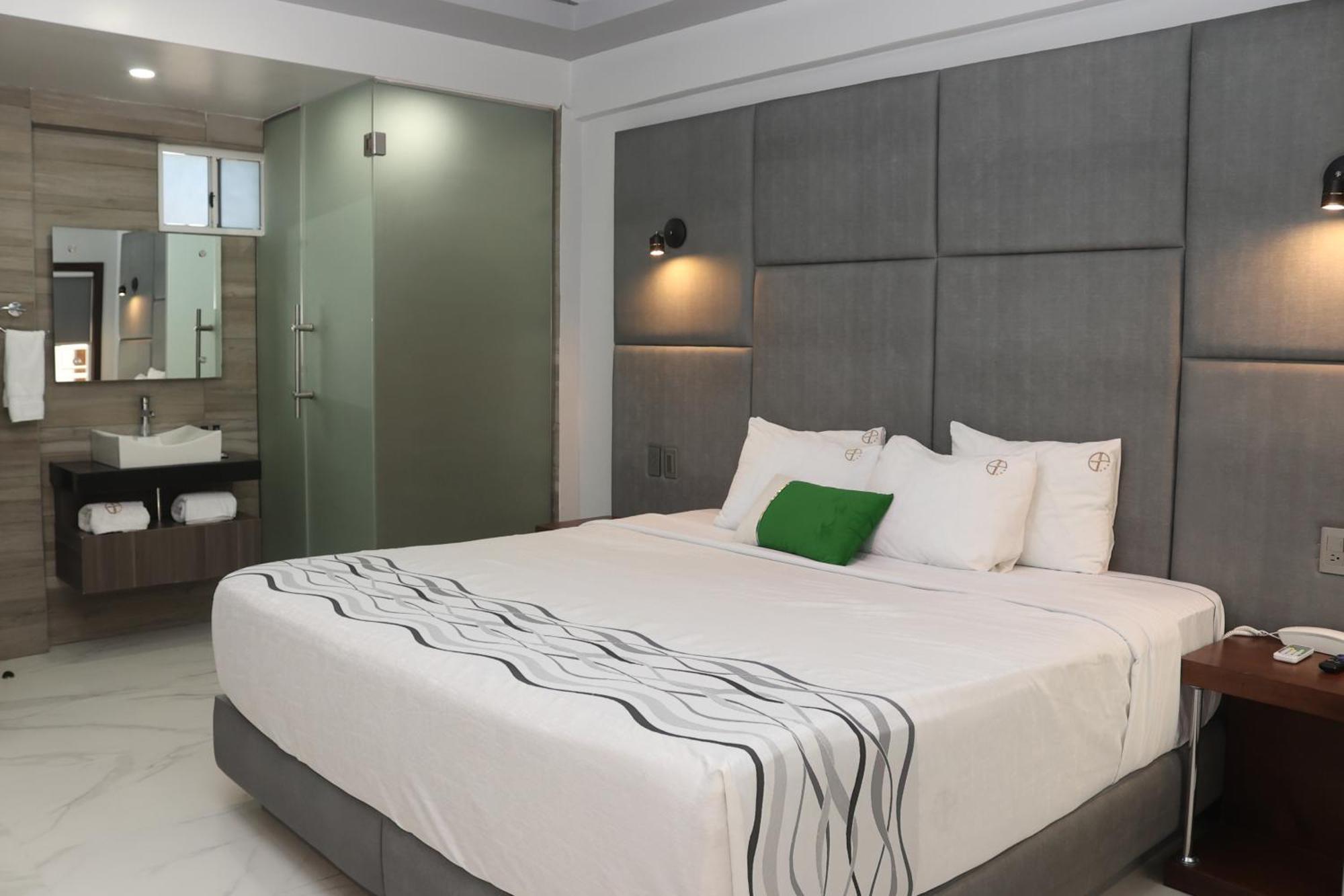 Hotel Grand One Plaza Tijuana Esterno foto