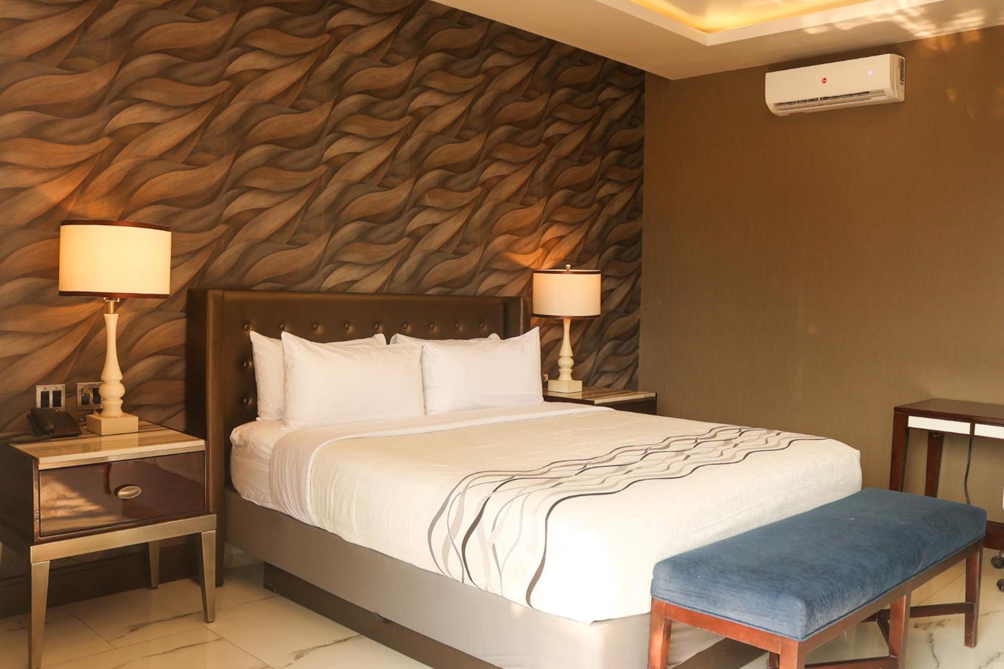 Hotel Grand One Plaza Tijuana Esterno foto